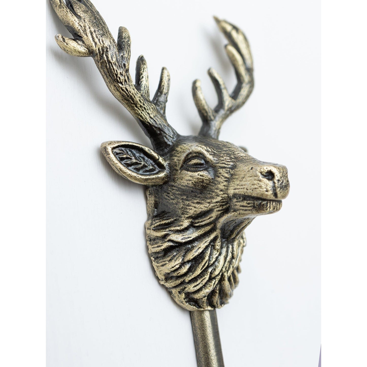 Highland Stag Coat Hook - Heritage Finish - Brass bee