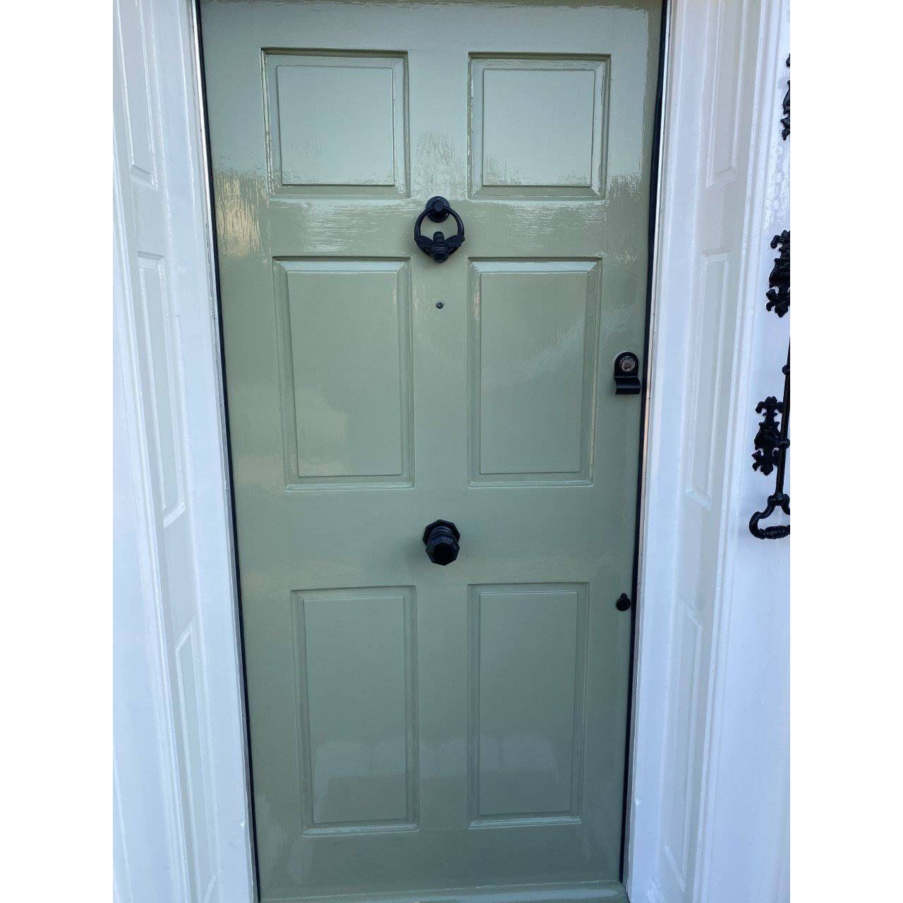 Brass Bumble Bee Ring Door Knocker - Black Finish - Brass bee