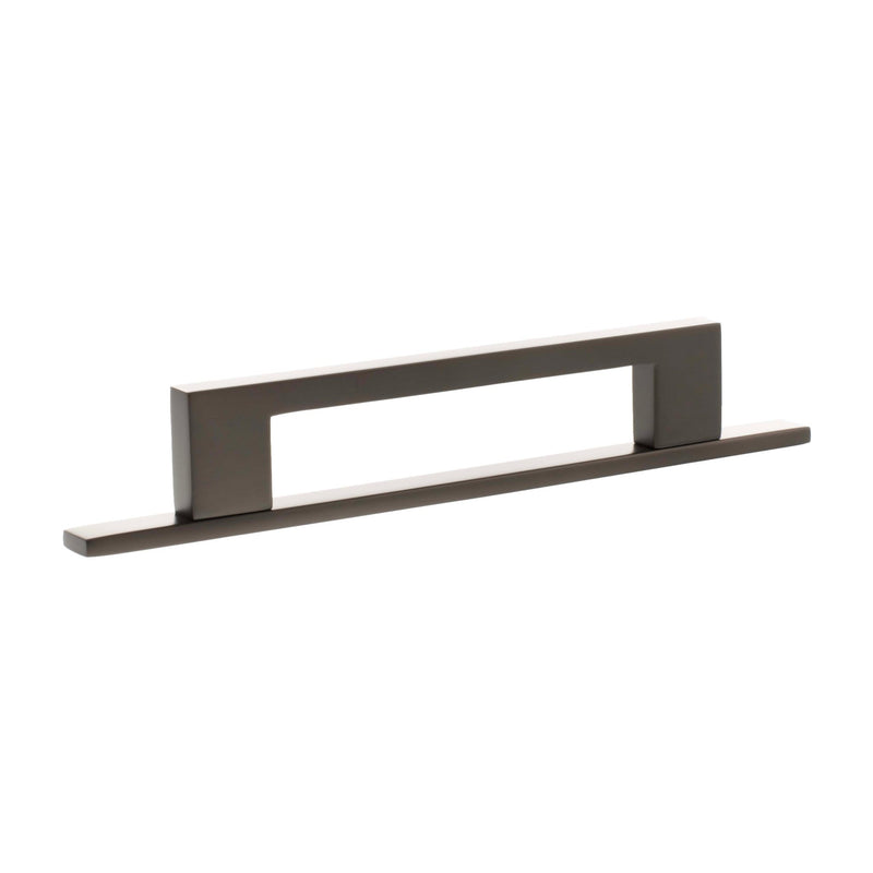 Atlantic Millhouse Brass Empire Slim Cabinet Pull Handle on Backplate in a brushed brass finish, measuring 128mm, features a modern rectangular design with a flat pull and backplate.