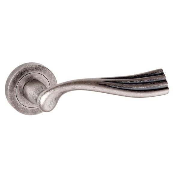 Atlantic Handles Distressed Silver Old English Richmond Lever on Round Rose
