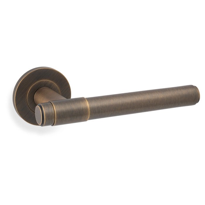 Kingston Plain Lever on Round Rose Antique Brass
