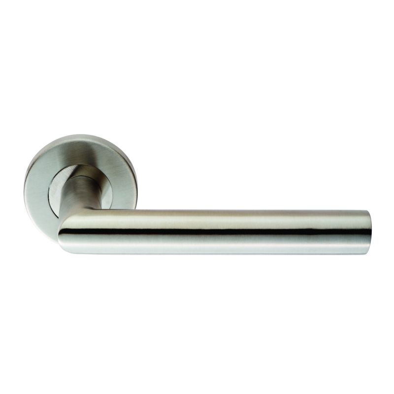 Carlisle Brass Treviri Mitred Round Bar Lever on Sprung Rose featuring a sleek, straight design with a brushed stainless steel finish. The lever is mounted on a round rose, providing a modern and minimalist look.