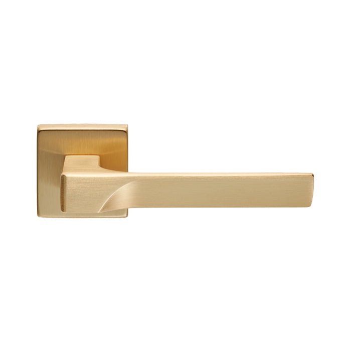 Carlisle Brass Flash Lever on Square Rose in a brushed gold finish, featuring a rectangular backplate and a sleek, modern lever design.