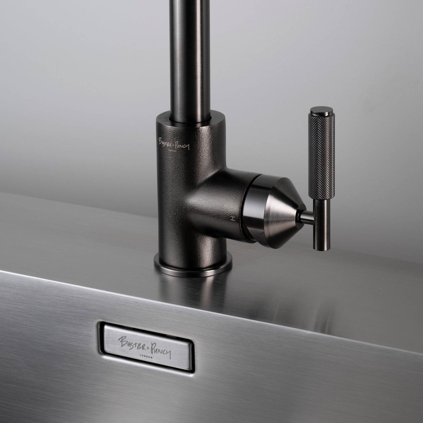 Buster + Punch Kitchen Product Sku Size Finish 1 Finish 2 Ex Vat Inc Vat Uk Kitchen Tap / Mixer / Cross