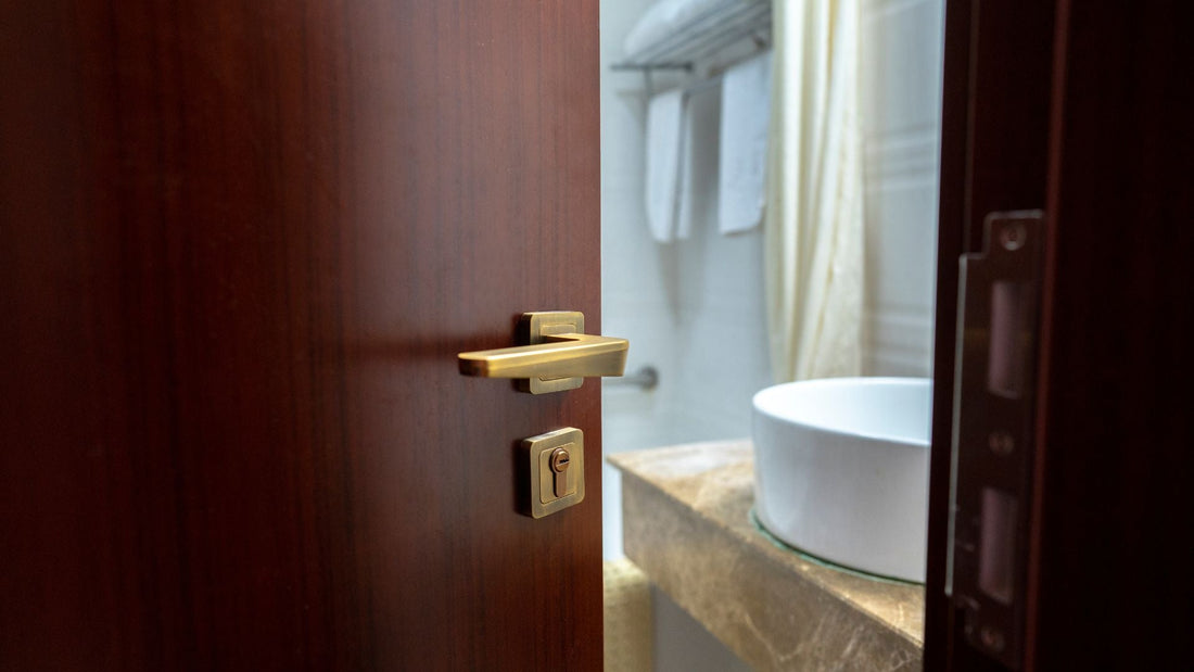 How to Choose the Right Bathroom Door Handles