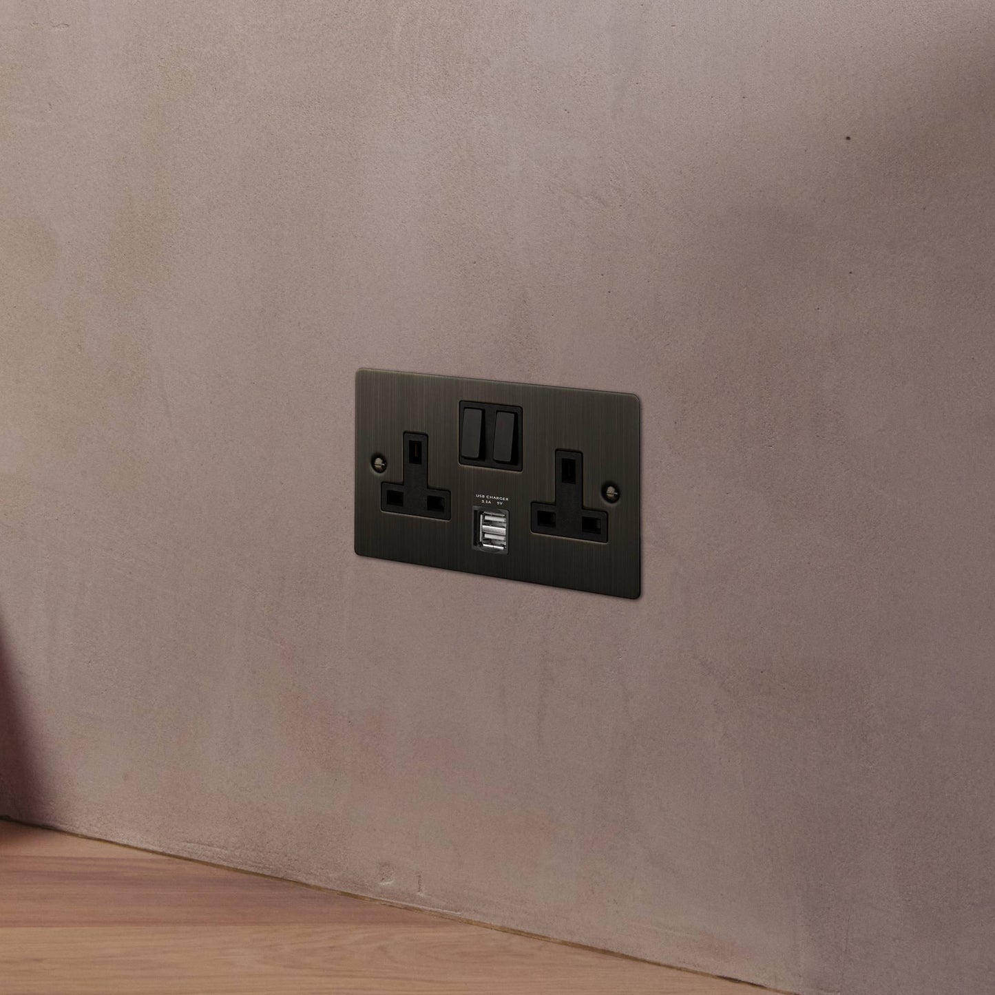 Buster + Punch 2G Uk Plug Socket / Usb