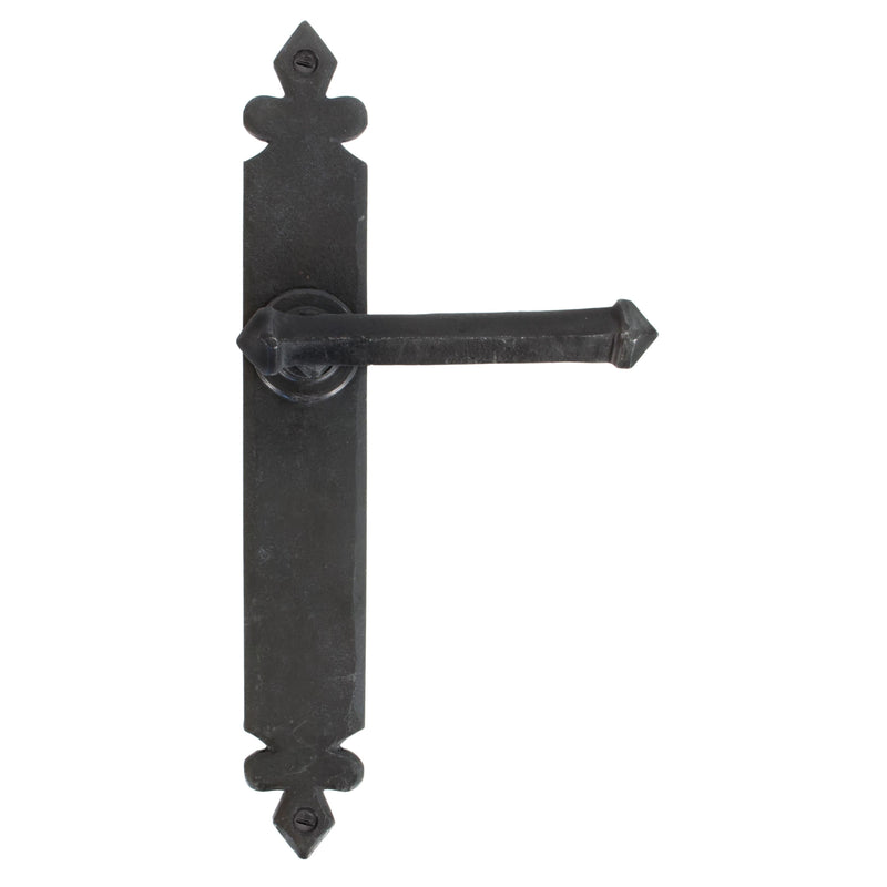 Tudor Lever Latch Set