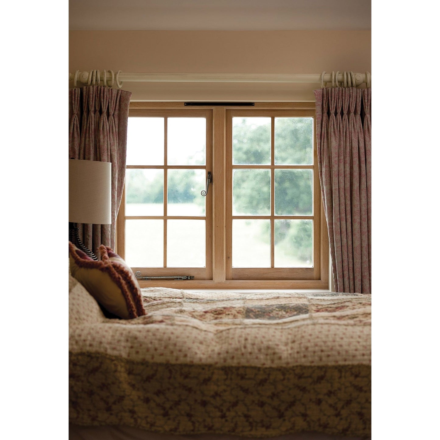 Night-Vent Locking Monkeytail Fastener