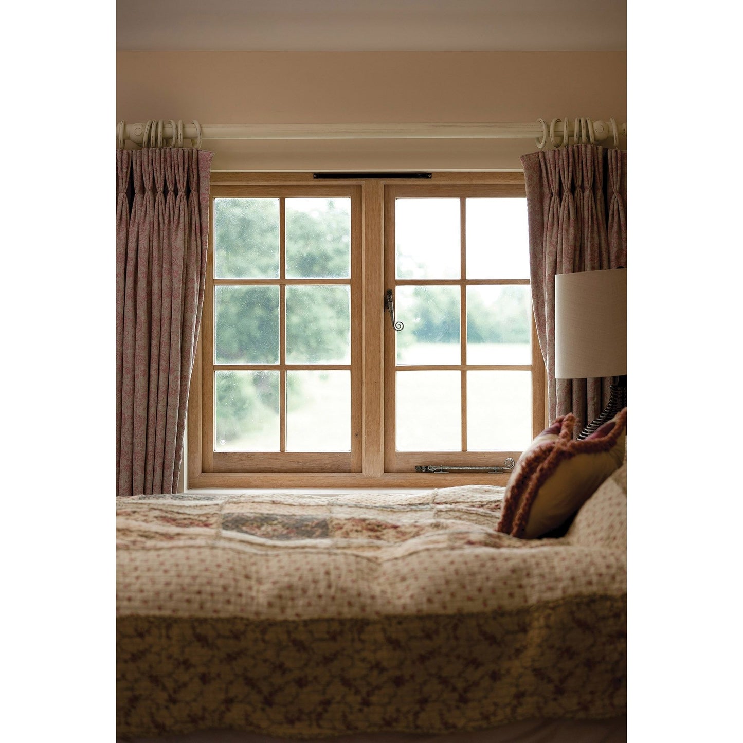 Night-Vent Locking Monkeytail Fastener