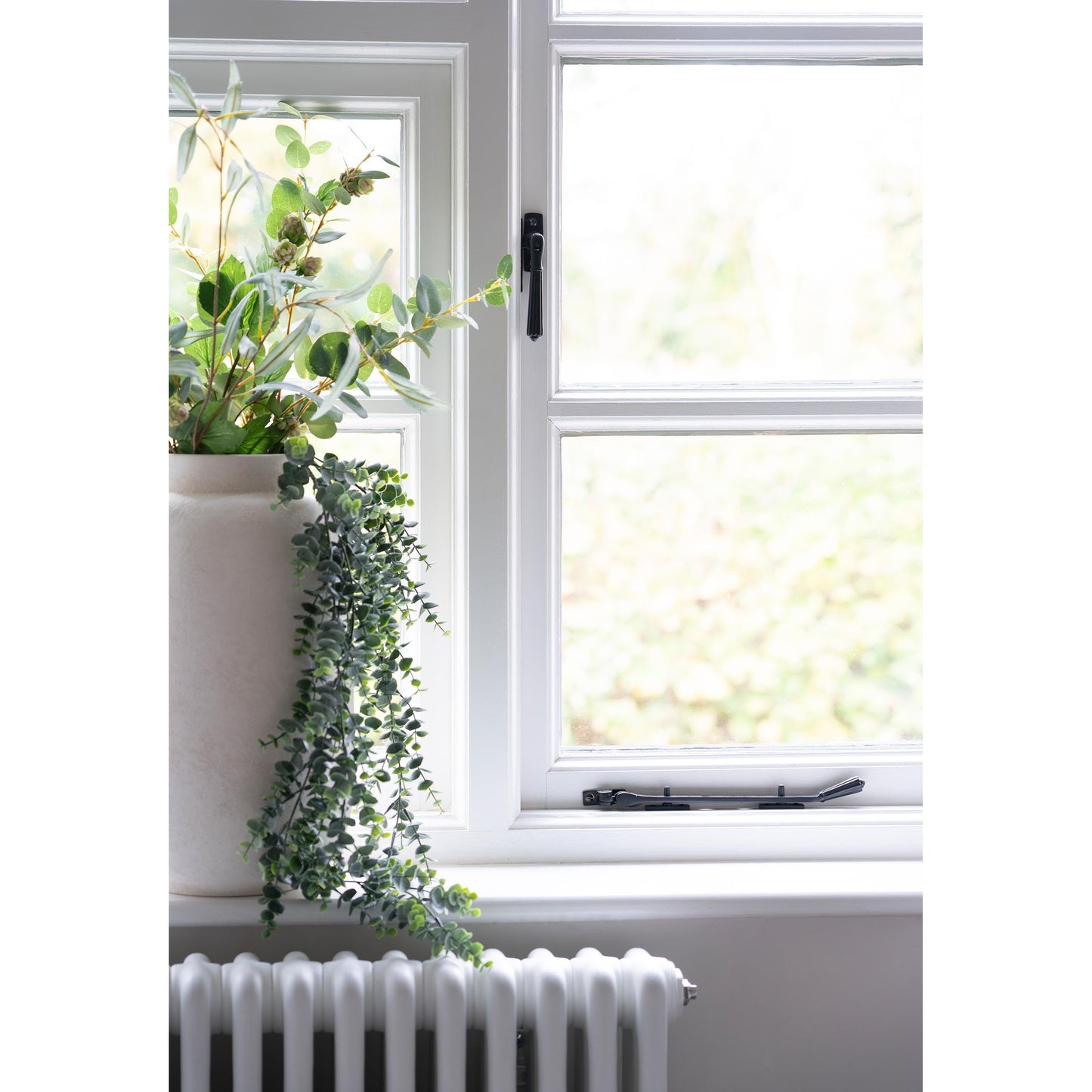 Locking Hinton Fastener