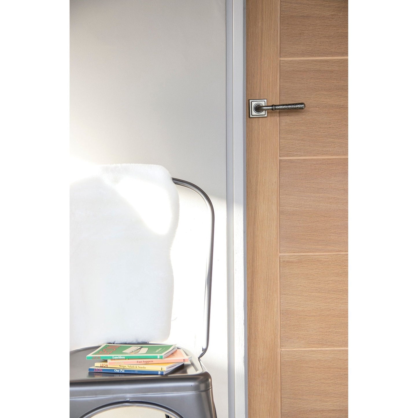 Hammered Newbury Lever on Rose Set (Sprung)