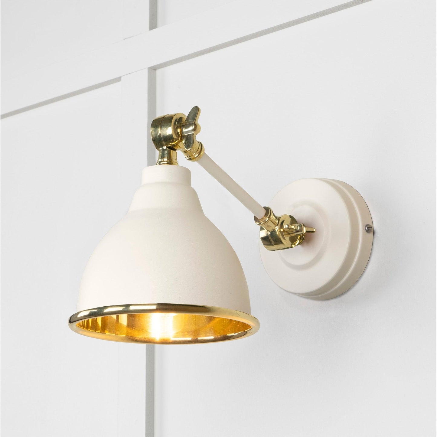 Smooth Brass Brindley Wall Light