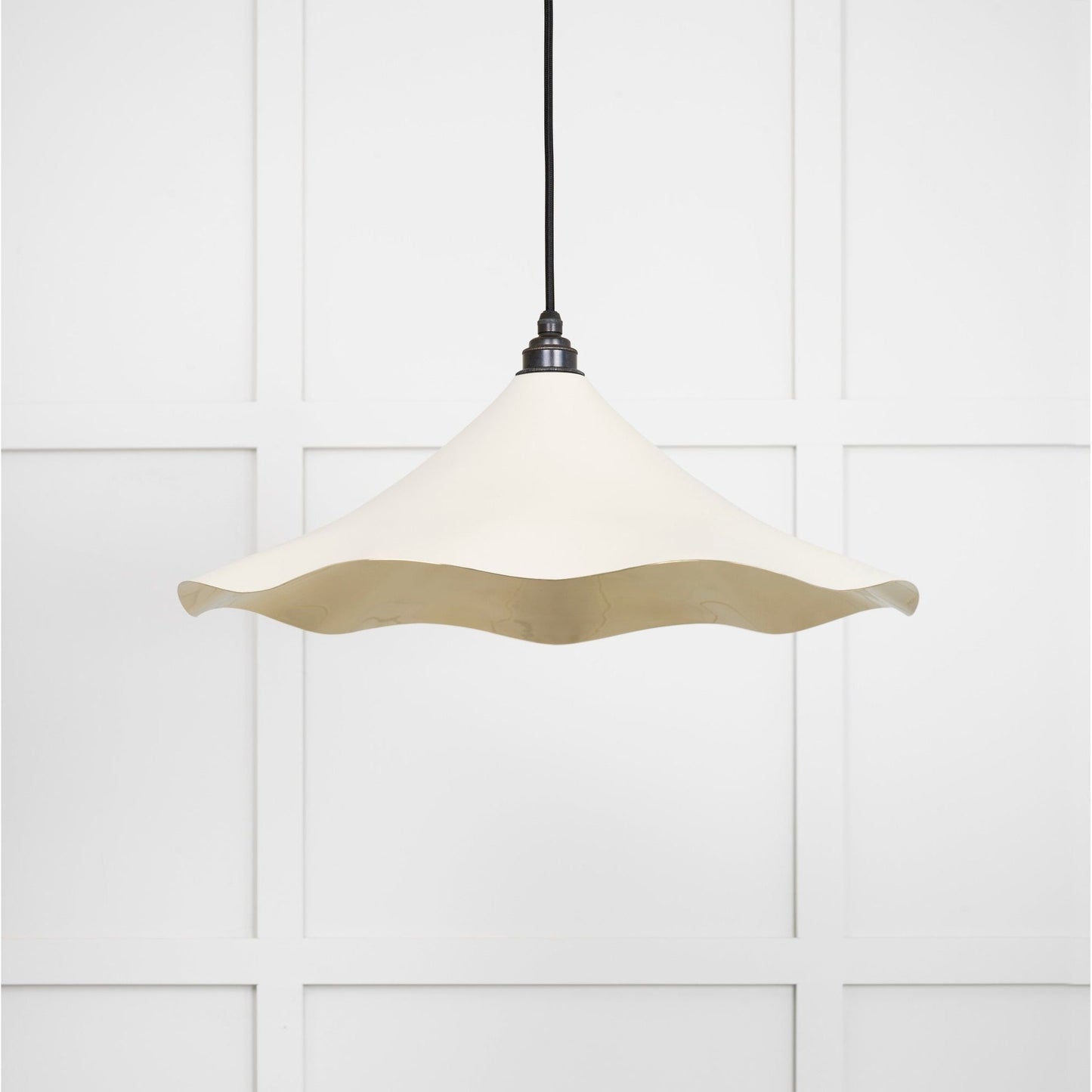 Smooth Brass Flora Pendant