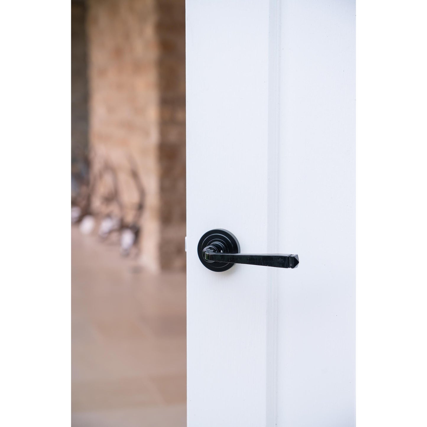 Avon Round Lever on Rose Set (Unsprung)