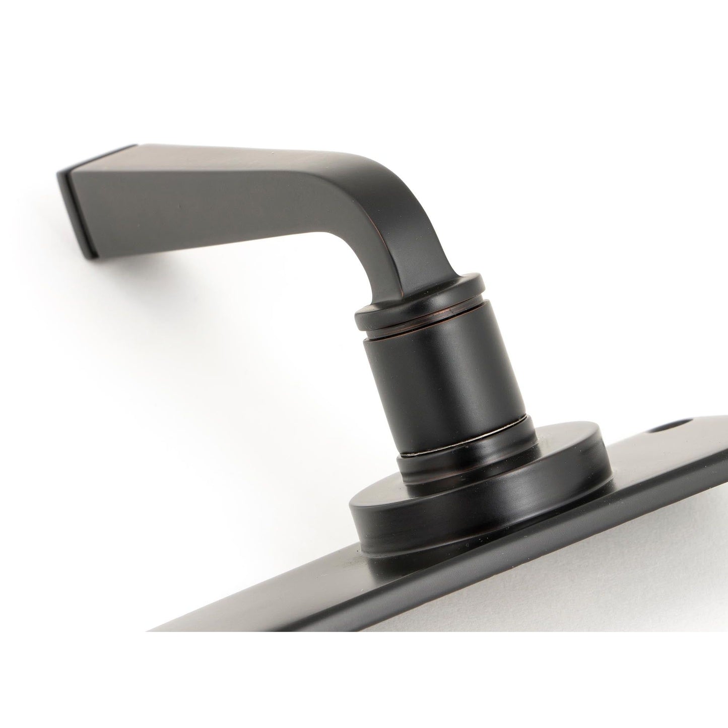 Avon Lever Bathroom Set