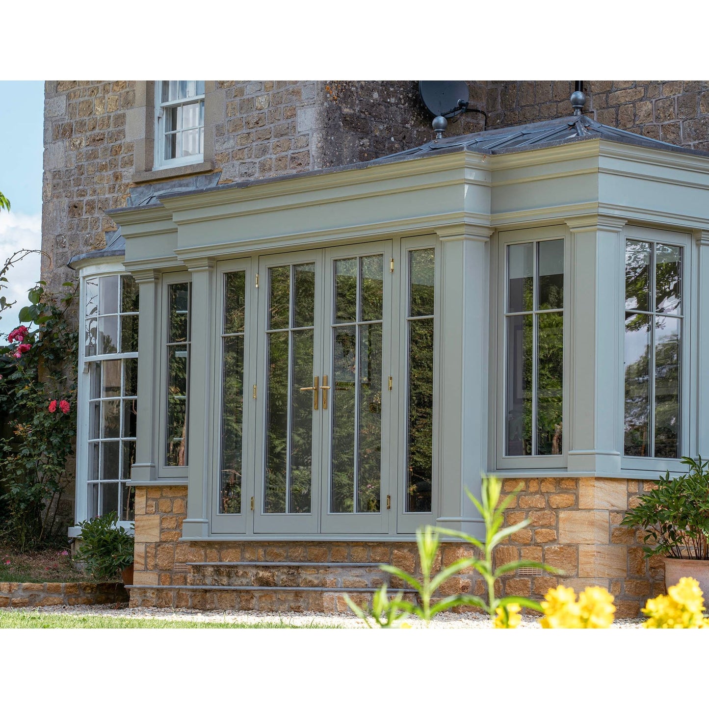 Newbury Slimline Lever Espag. Lock Set