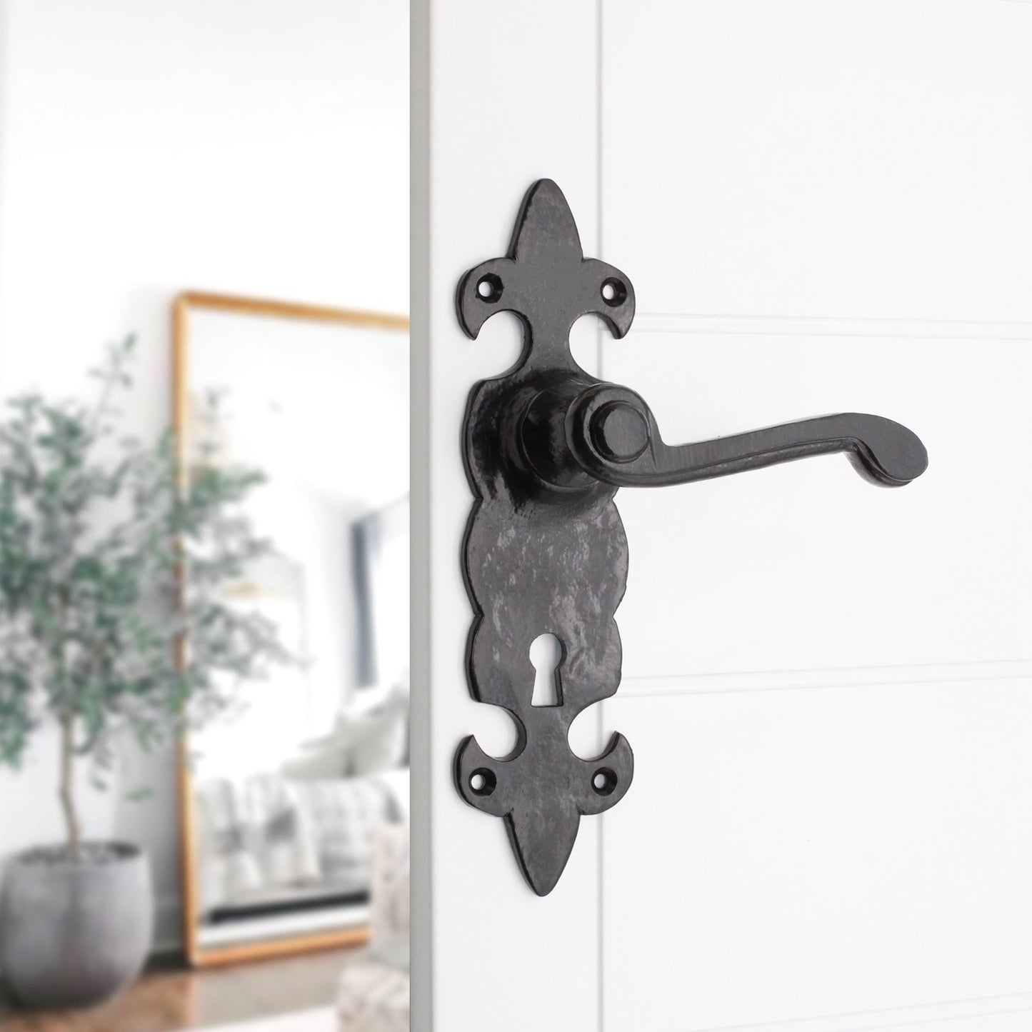 Fleur De Lys Lever Handle