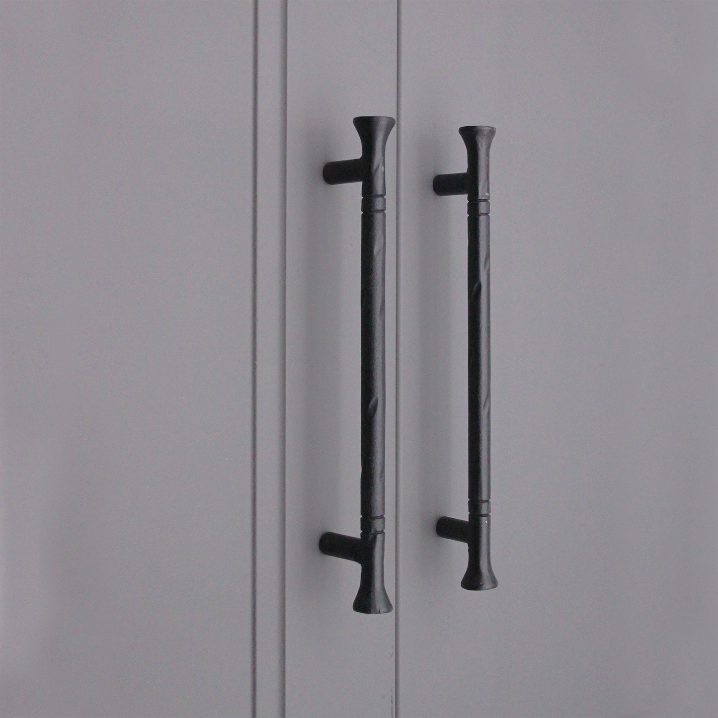 Dona Pull Handle Small Matt Black