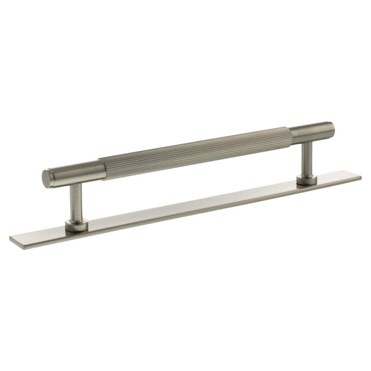 Atlantic Millhouse Brass Battersea Linear T-Bar Cabinet Pull Handle on Backplate, measuring 160mm in length, features a brushed brass finish with ribbed detailing on the handle and a flat backplate for installation.