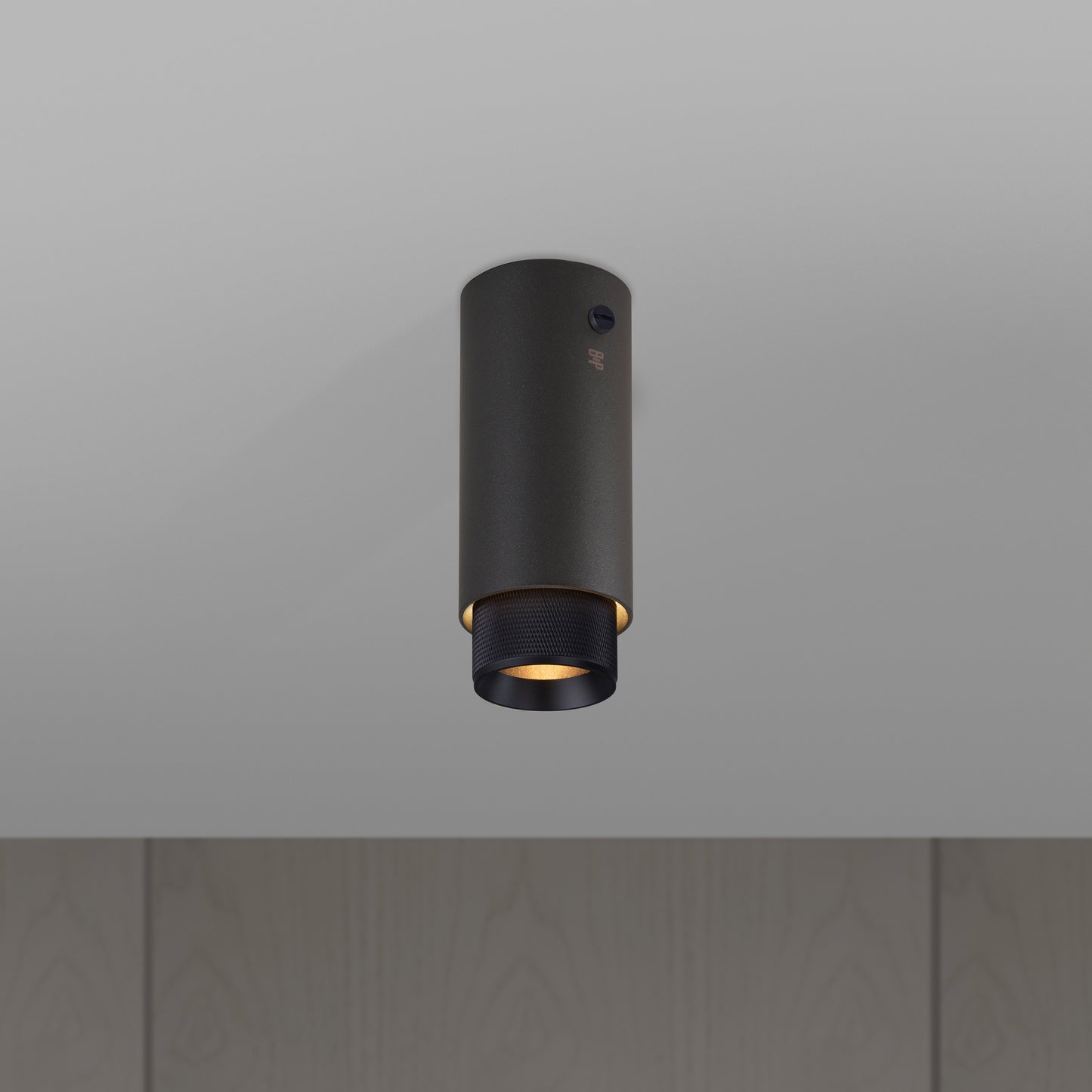 Exhaust Surface Cross Graphite