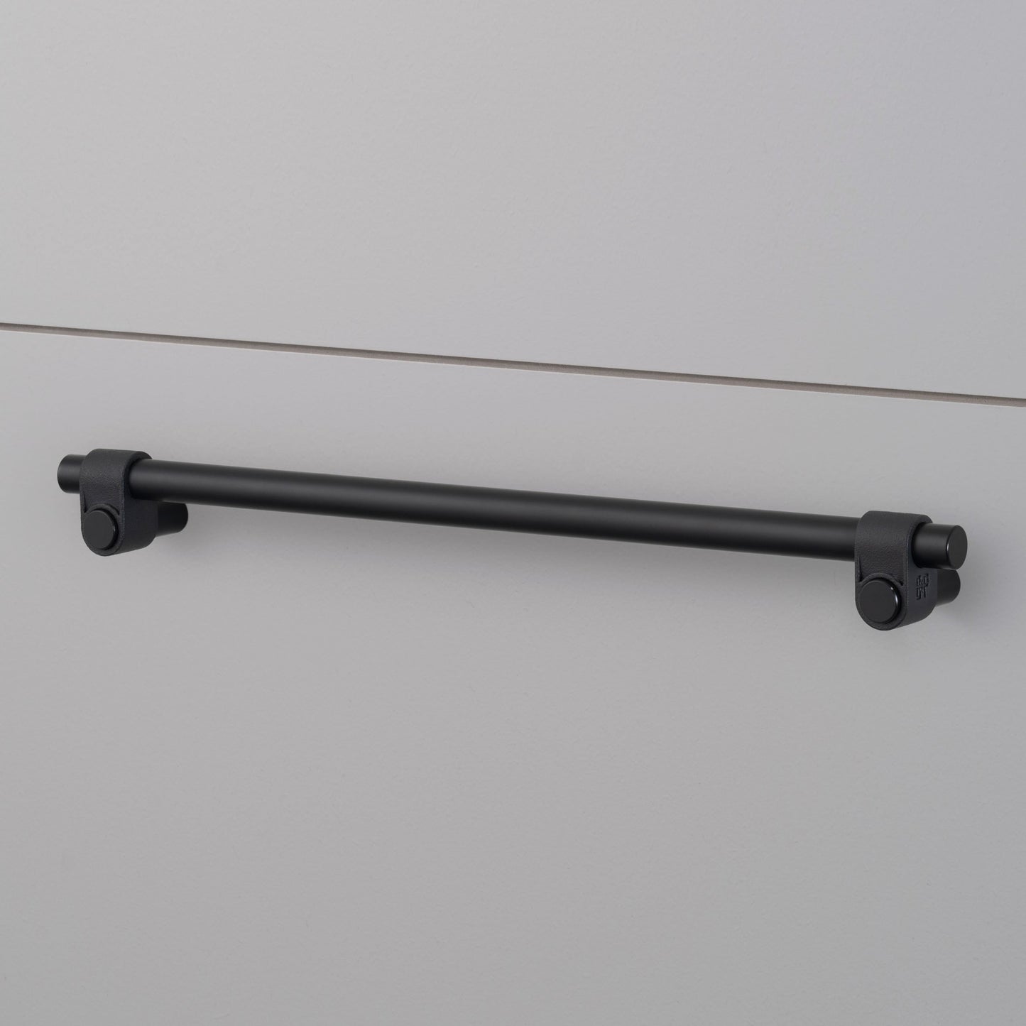 Cast Pull Bar
