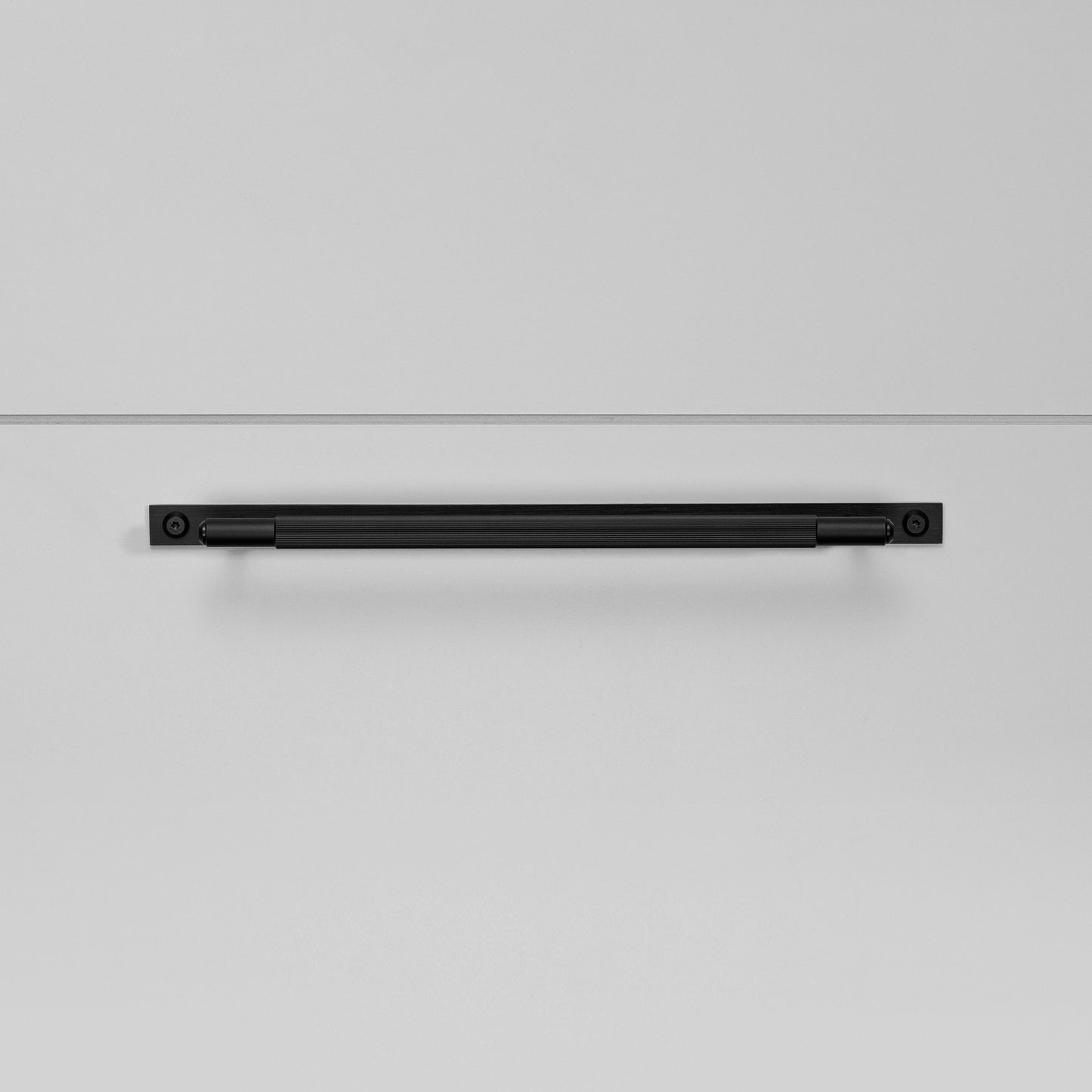 Linear Plate Pull Bar