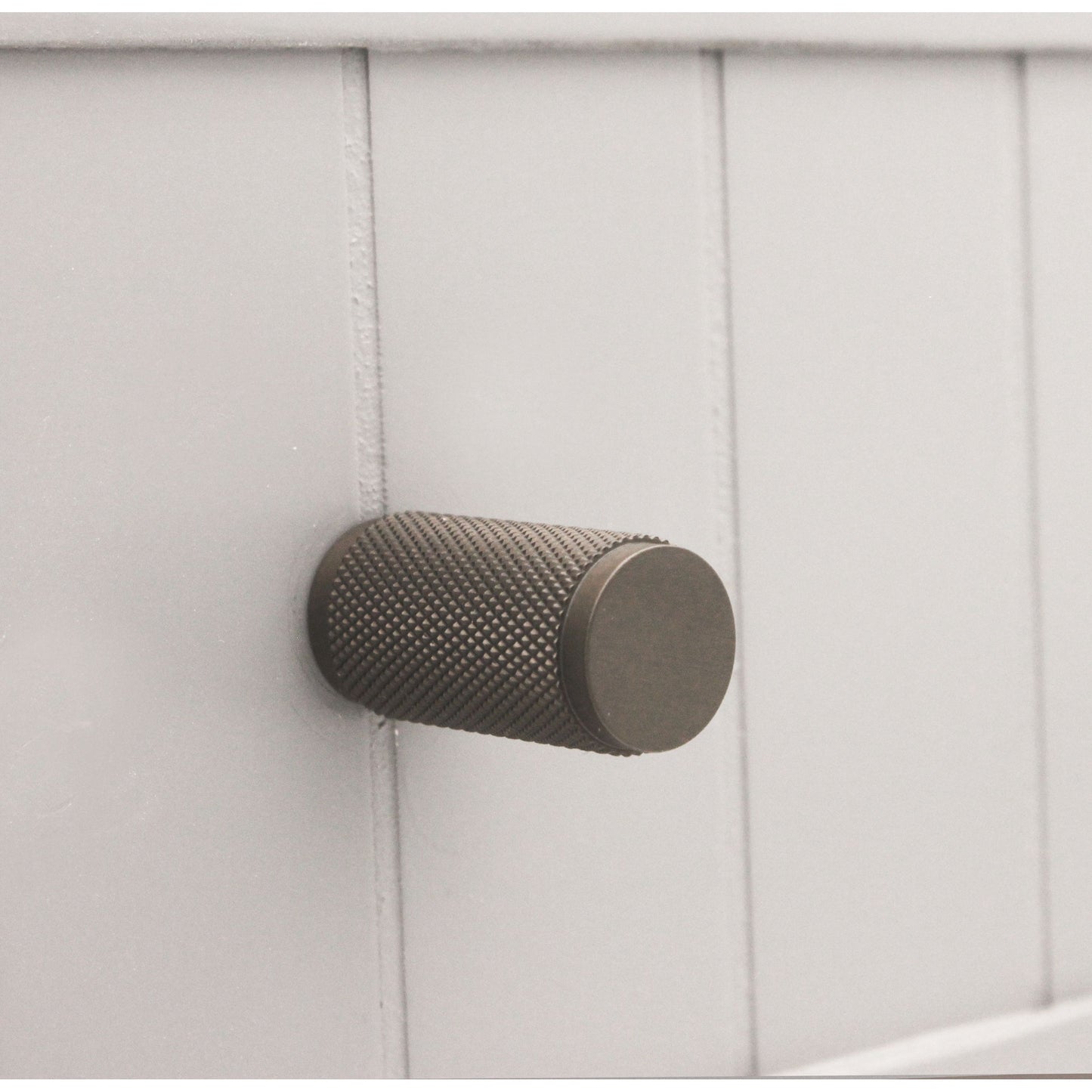 Knurled Cylinder Cupboard Pull