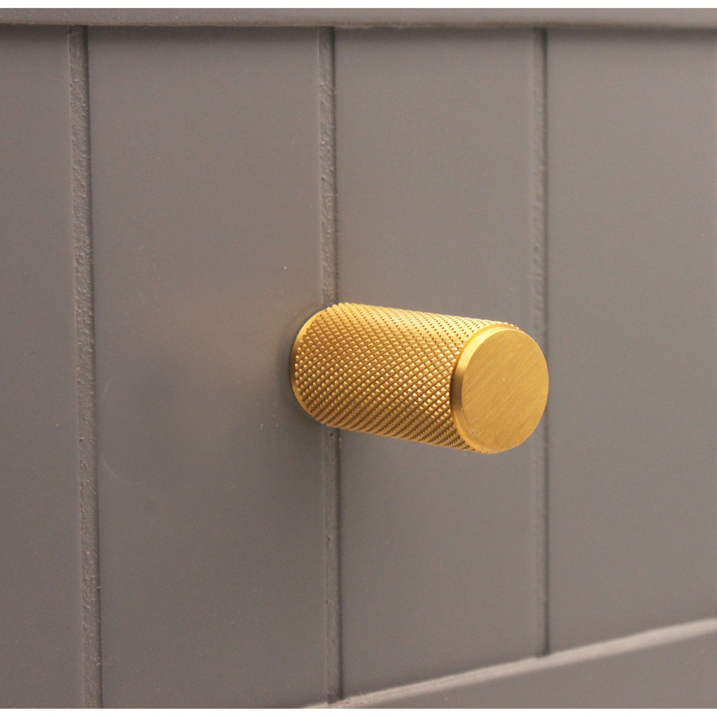 Knurled Cylinder Cupboard Pull
