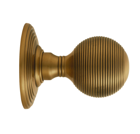Delamain Reeded Knob