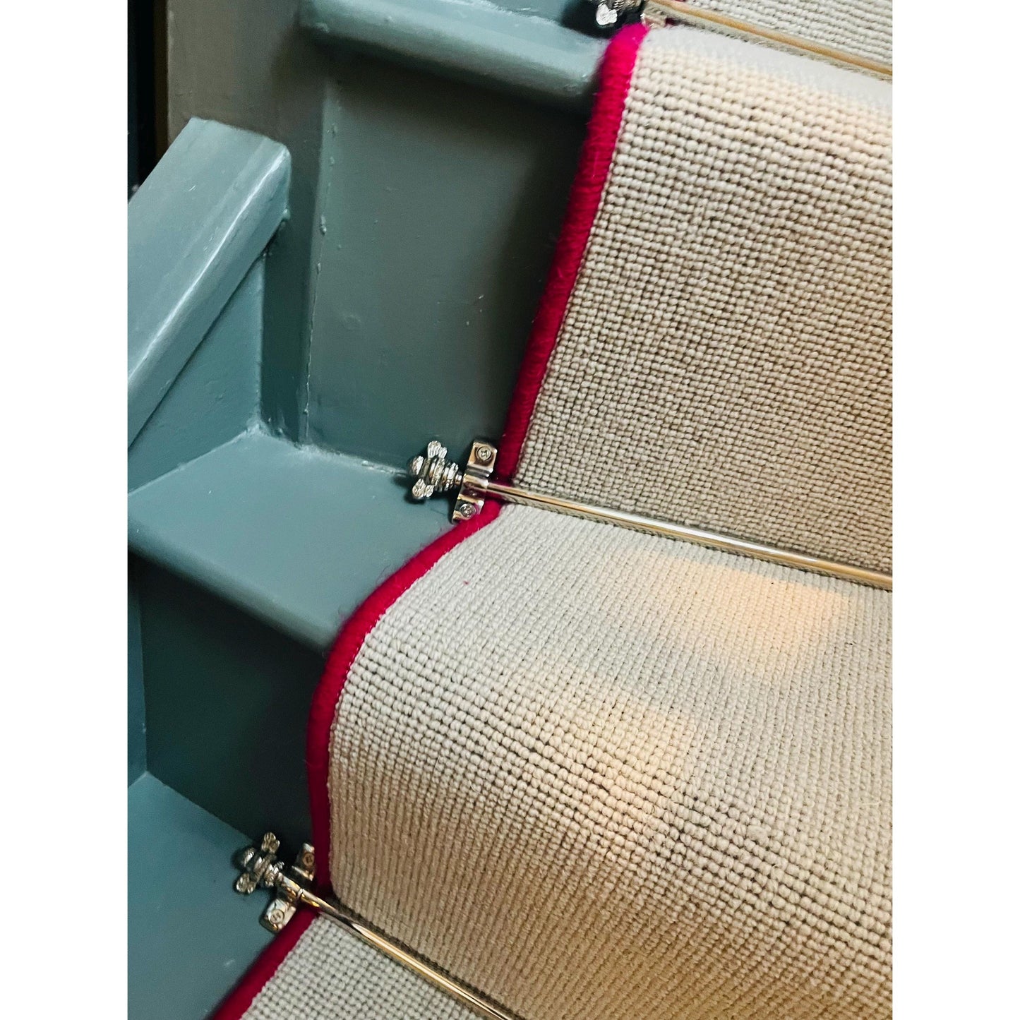 Polished Brass Finish Stair Rods with Brass Bee Finials - 900mm