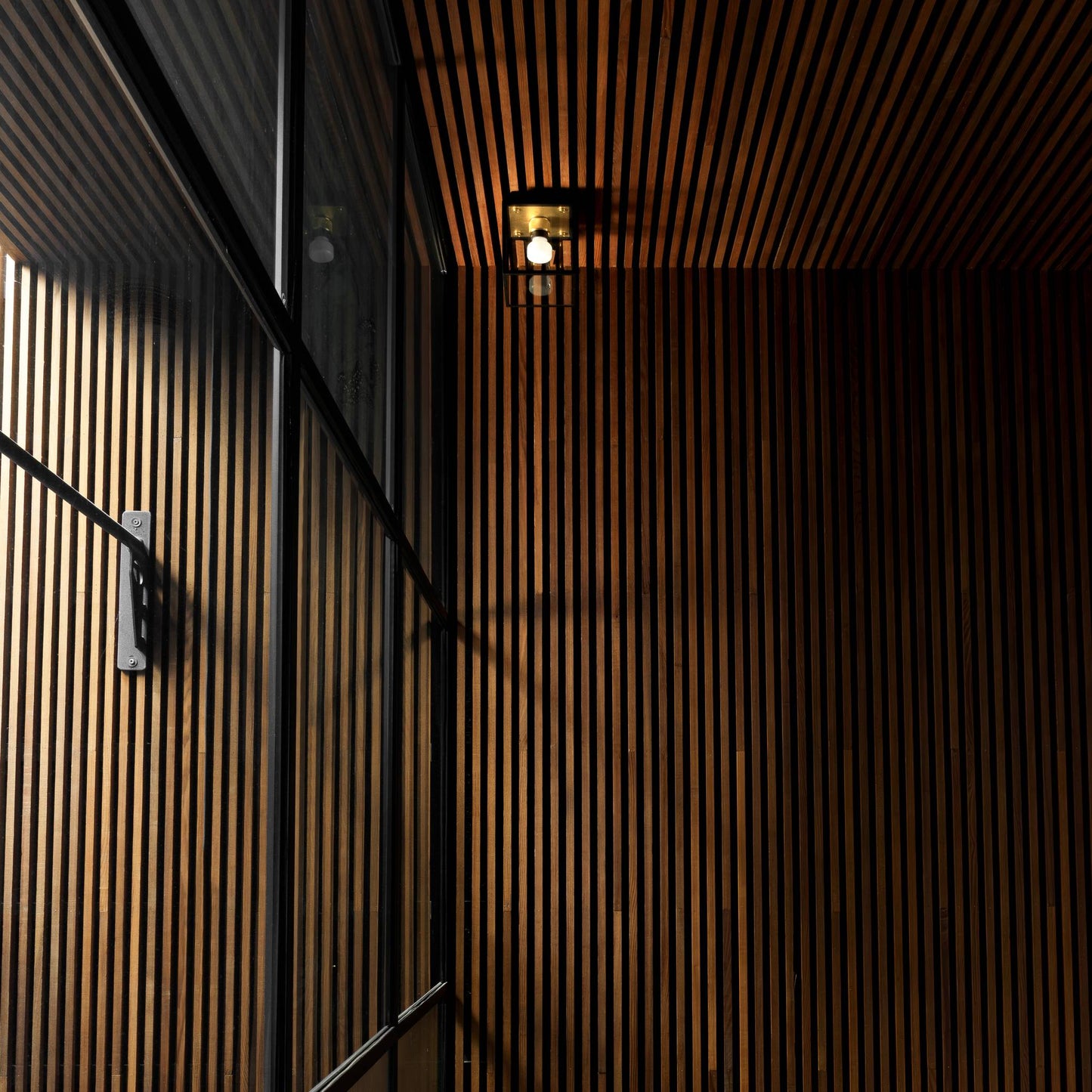 Buster + Punch Caged Wet / Ceiling / Cross / Small