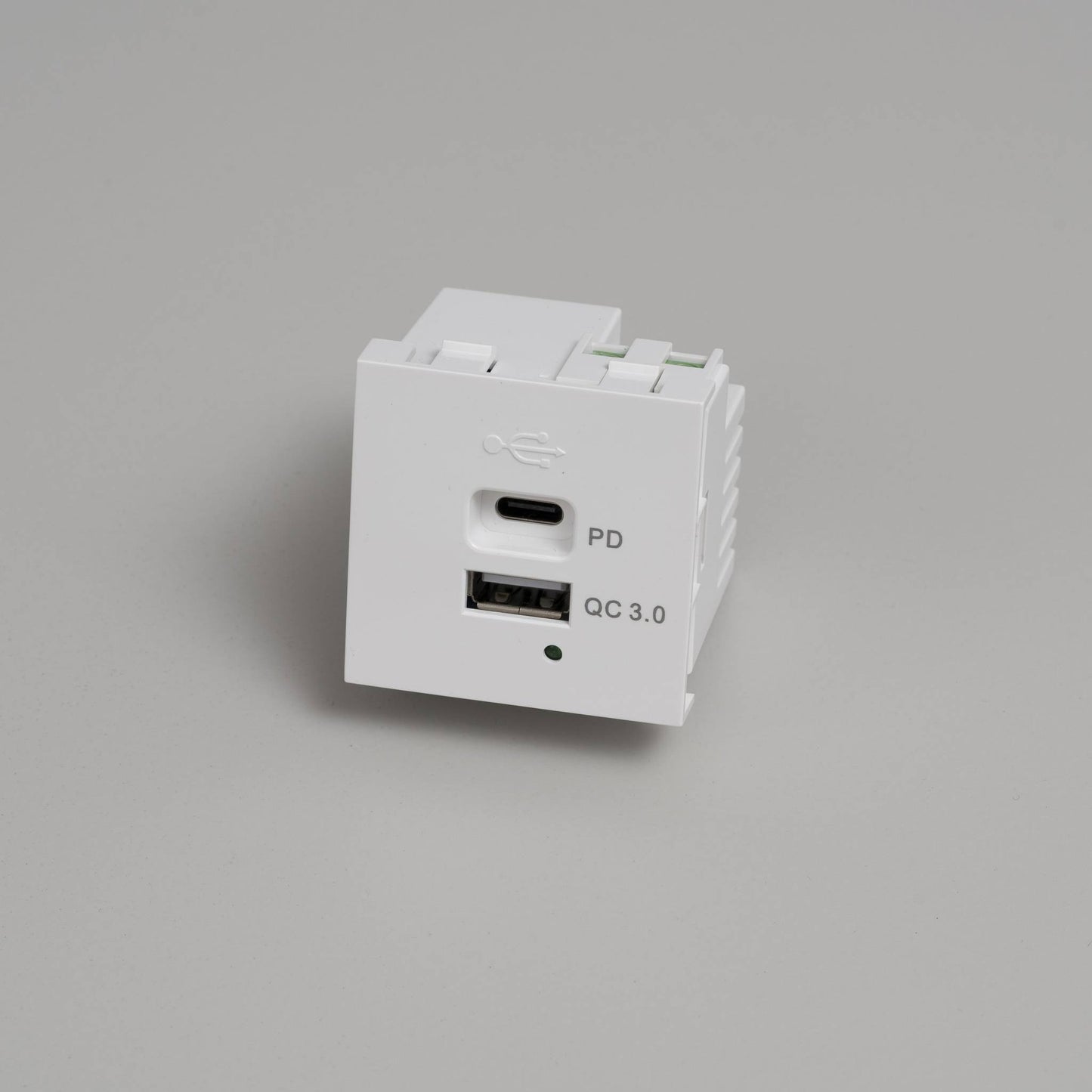 Buster + Punch Usb Module / Usb A+c Quickcharge / 45 Mm White