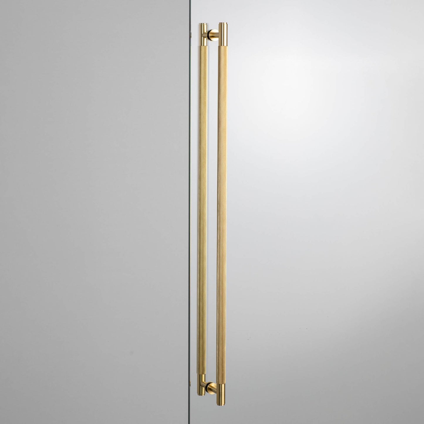 Closet Bar / Double-Sided / Cross Brass