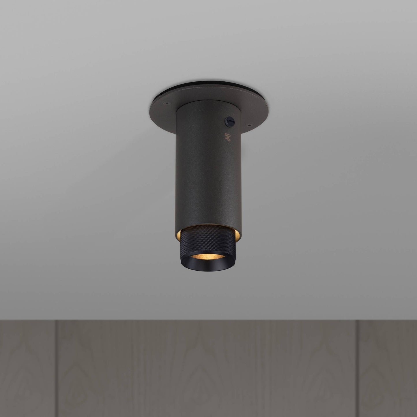 Exhaust Surface Cross Graphite Black