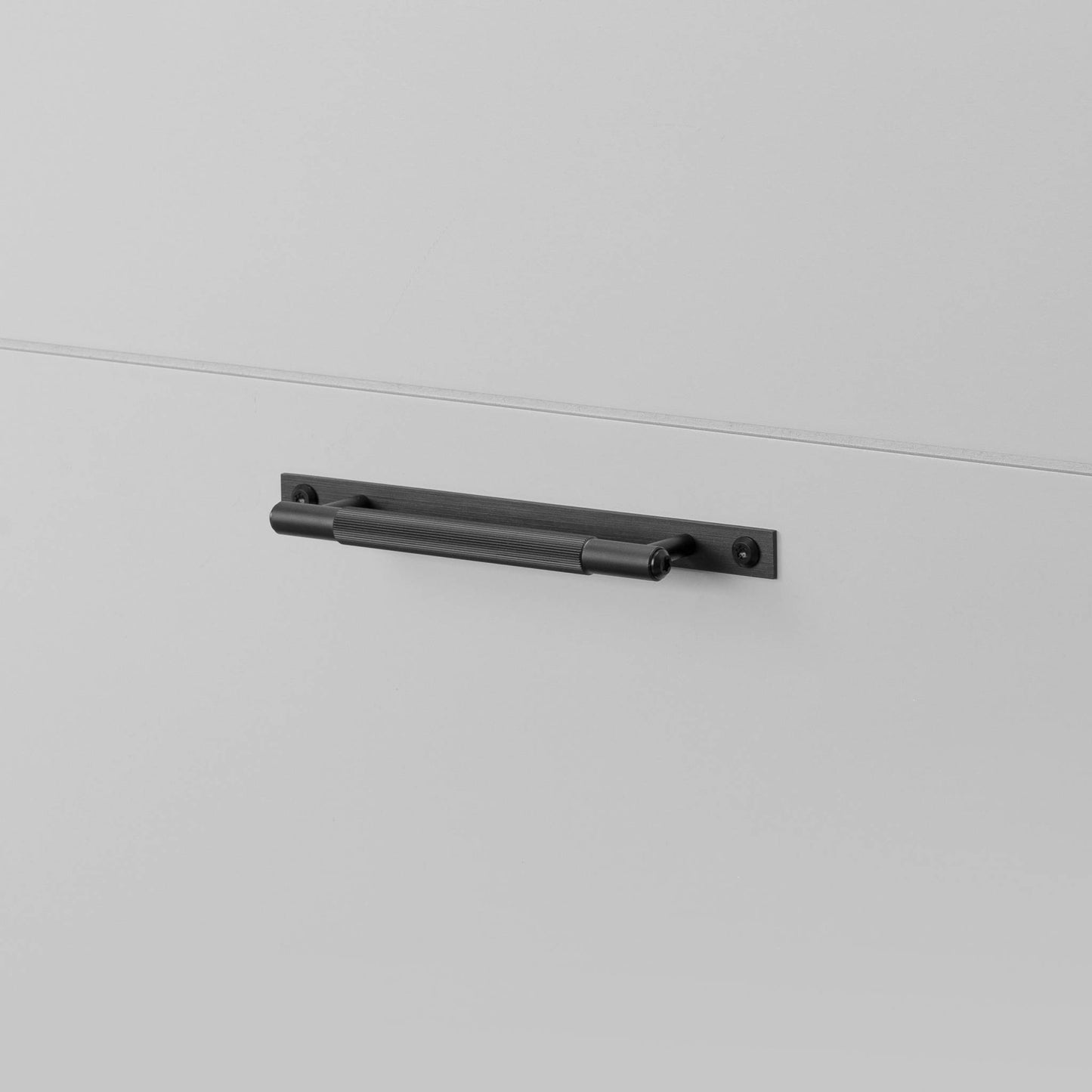 Buster + Punch Pull Bar / Plate / Linear Smoked Bronze