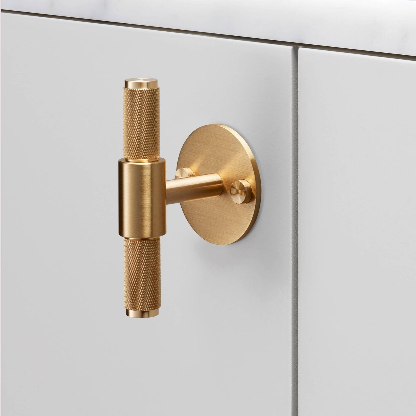 Buster + Punch T-BAR / Plate / Cross Brass