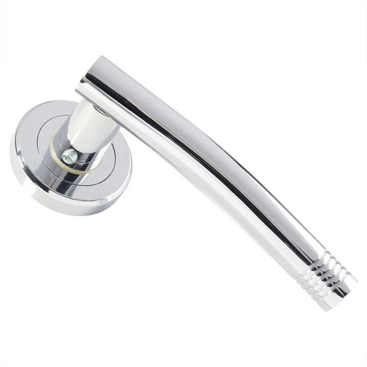 Carlisle Brass Carolina Lever On Rose in polished chrome, featuring a sleek curved handle and round rose plate with a smooth finish.