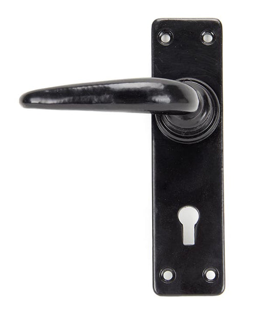 Black Smooth Lever Lock Set.